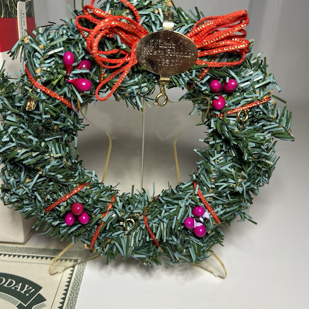 Hallmark‎ Little Frosty Friends Memory Wreath Keepsake